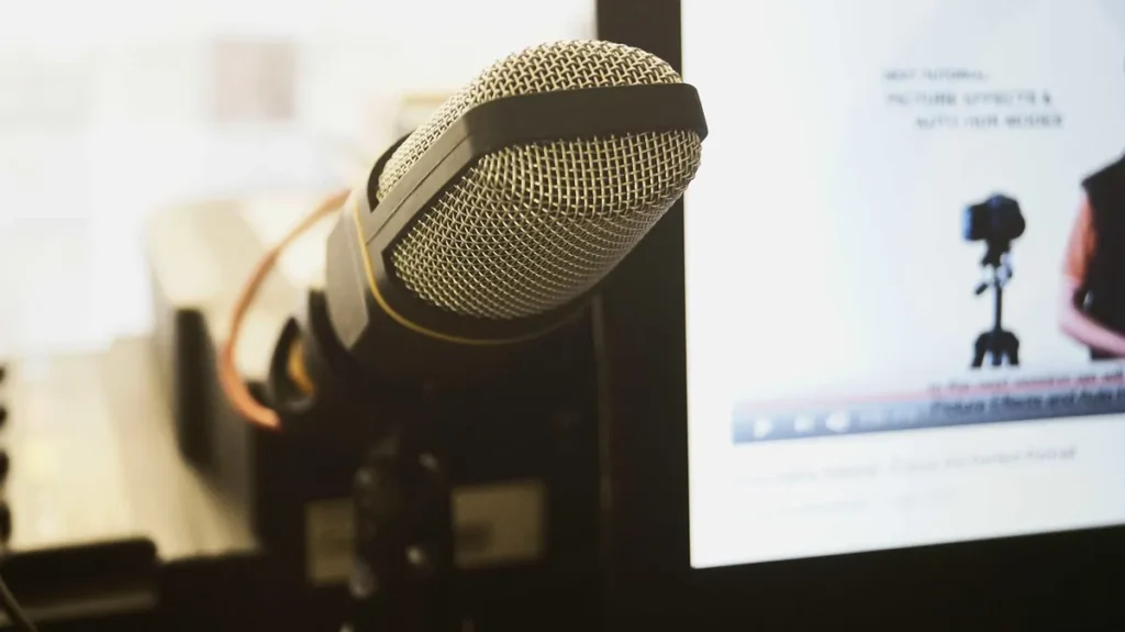 Eleven Labs Avis : L'IA vocale la plus réaliste ? Notre verdict - AI voice realistic human-like speech